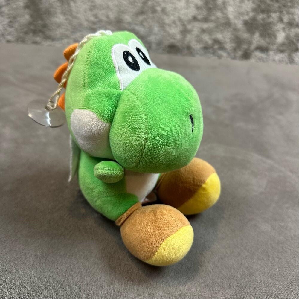 Nintendo Yoshi 2007 Green Suction Cup Plush Hanging Doll Toy Stuffed Animal